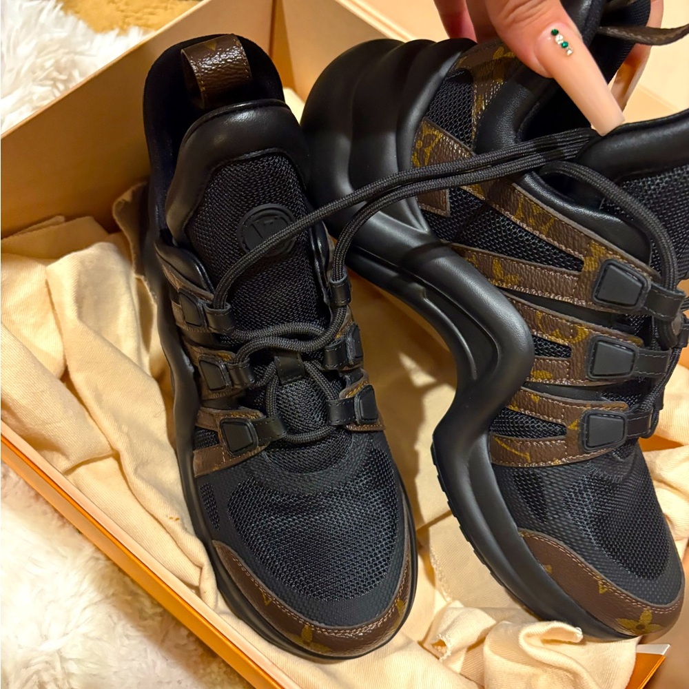 Louis Vuitton  archilgth auténtic leather sneakers